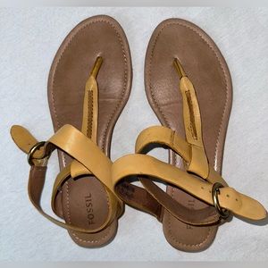 Super cute mustard yellow leather Fossil sandals